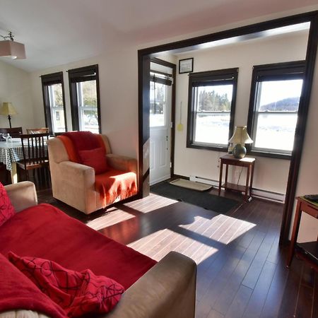 Emme Chalets Sainte-Lucie-de-Doncaster エクステリア 写真
